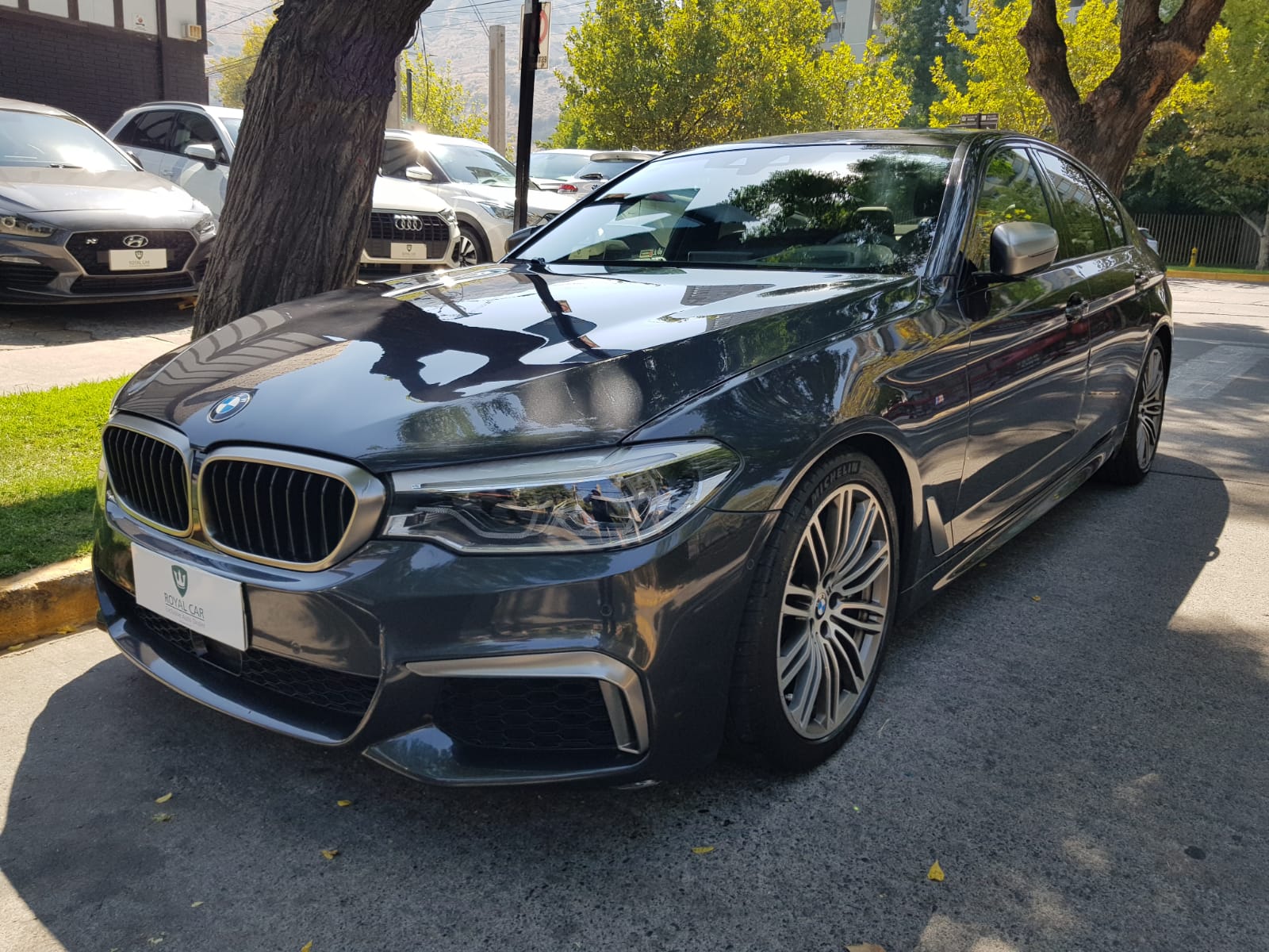 1 BMW M550i X-Drive 4.4 AT