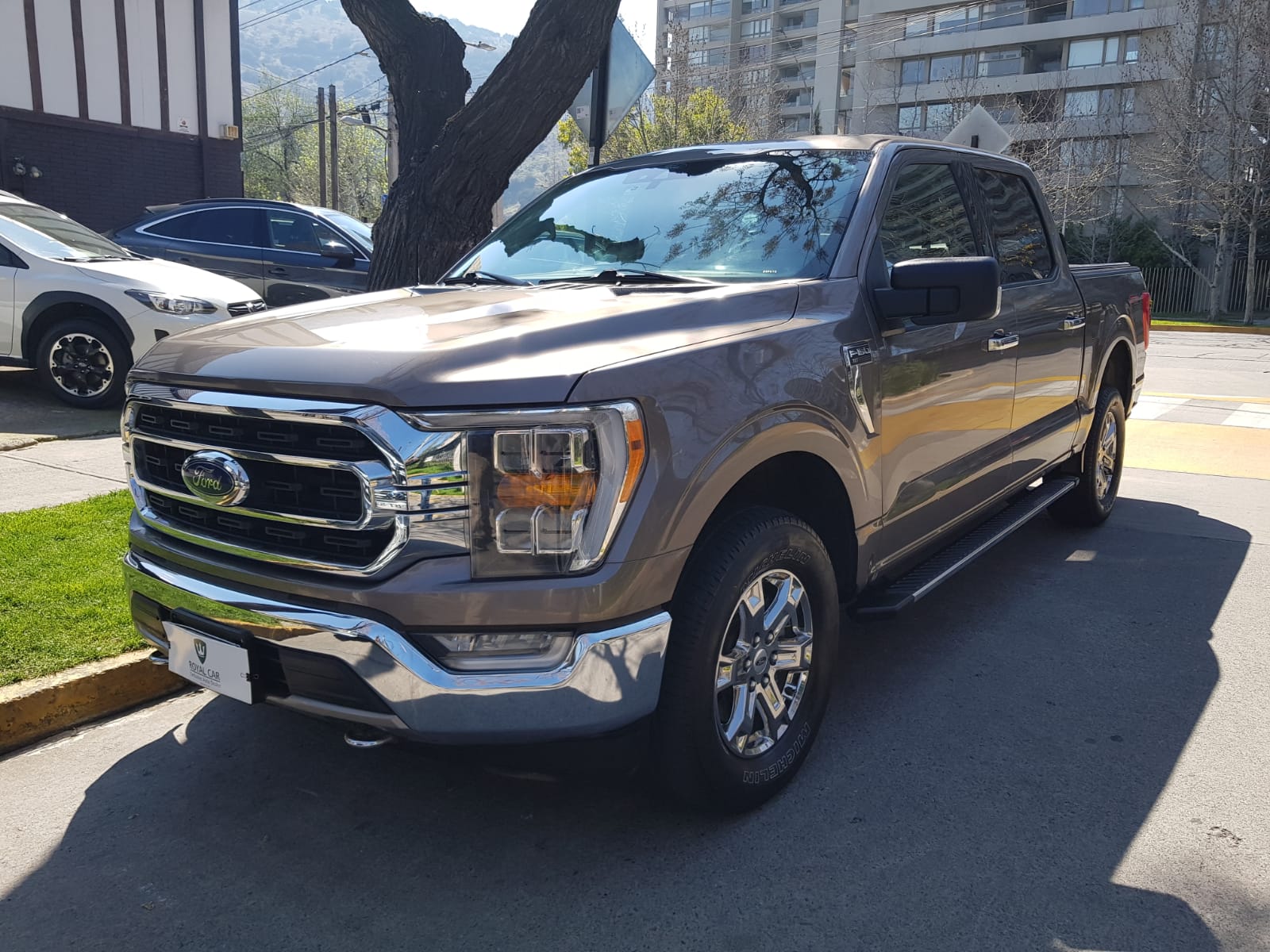 1 Ford F-150 XLT CC 4×4 5.0L V8